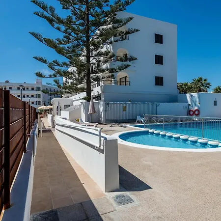Pierre & Ros Ibiza Santa Eularia des Riu
