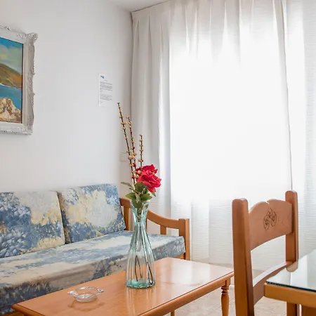 Pierre & Ros Ibiza * 산타 에우랄리아 데 리오